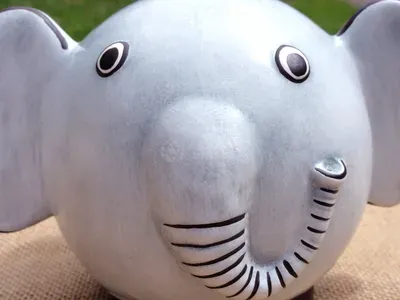Tirelire éléphant en terre cuite — Thumbnail 4
