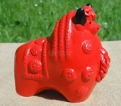 Taureau Décoration Rouge en Céramique — Vorschaubild 1
